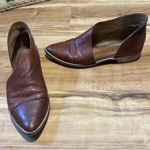EUC Free People Genuine Leather Flats size 9